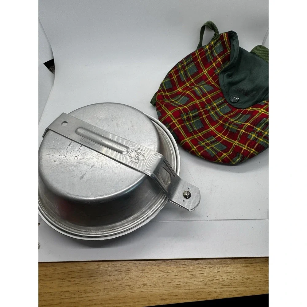 Vtg Girl Scout Canteen Pan Mess Kit Set in Plaid Fabric Cover Mirro Aluminum A5